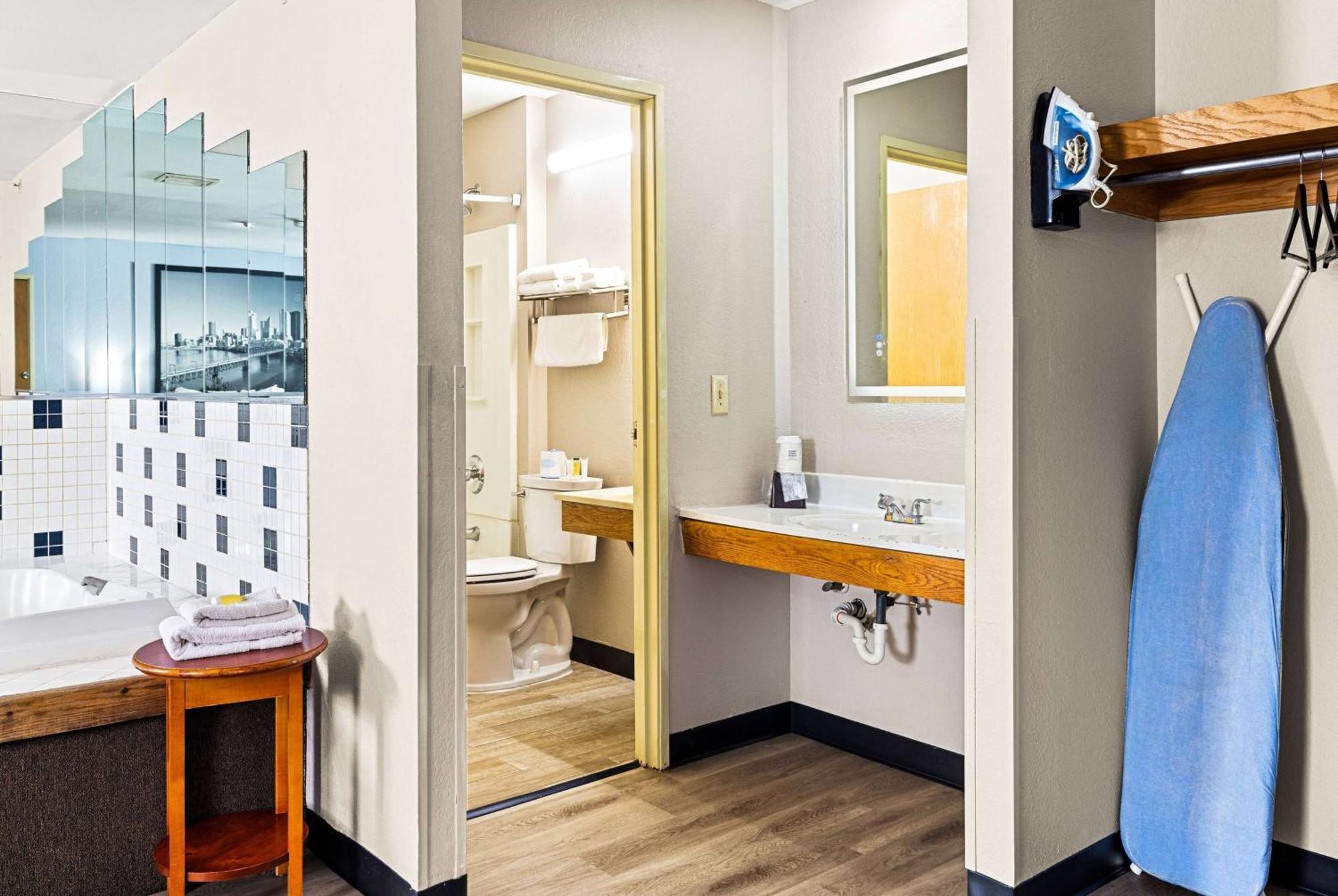 Super 8 By Wyndham Pittsburgh/Monroeville Zewnętrze zdjęcie